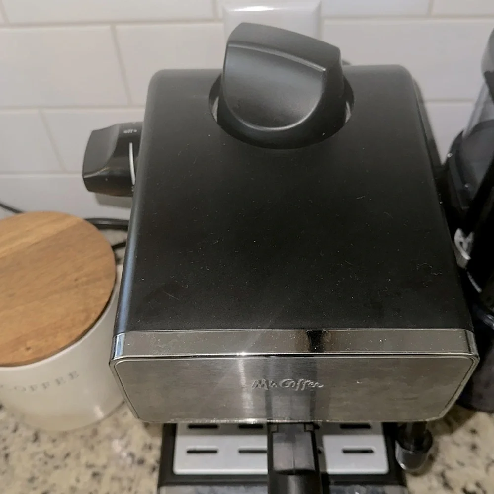Mr Coffee espresso and cappuccino maker with milk steamer